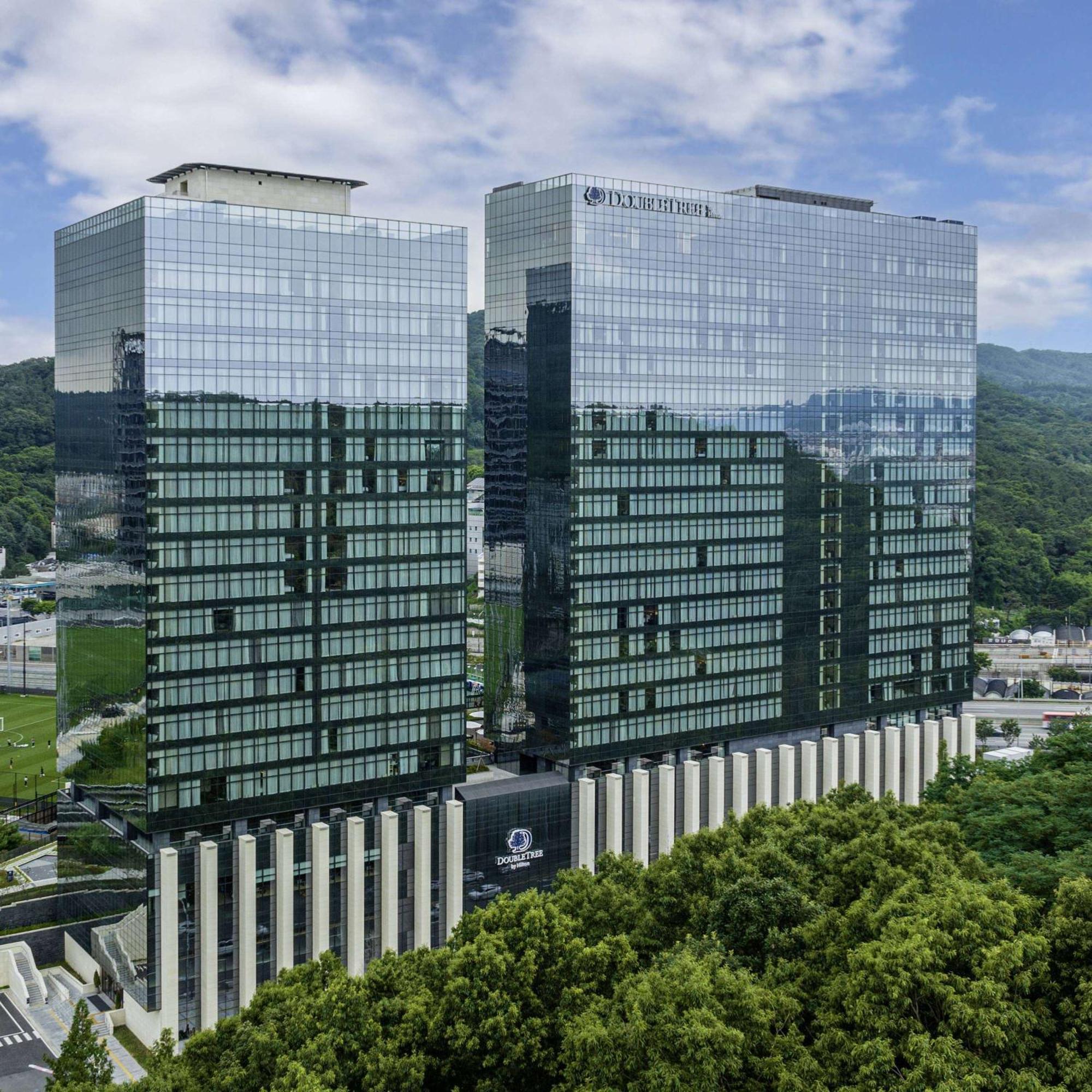 Готель Doubletree By Hilton Seoul Pangyo Соннам Екстер'єр фото